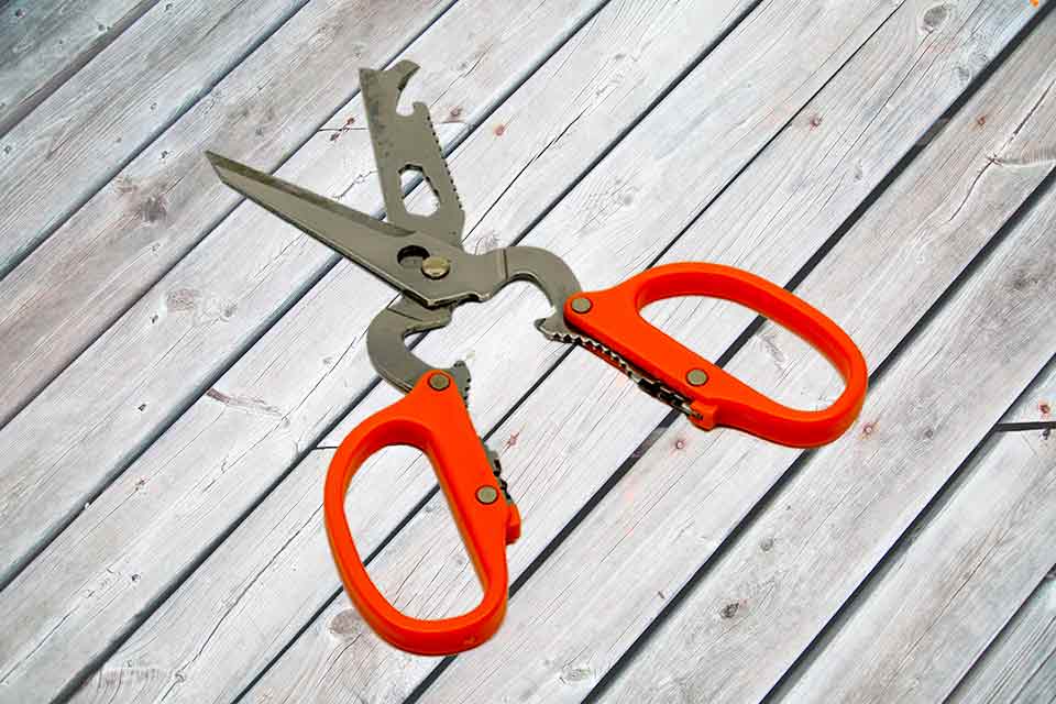 The 12 in 1 Multitool